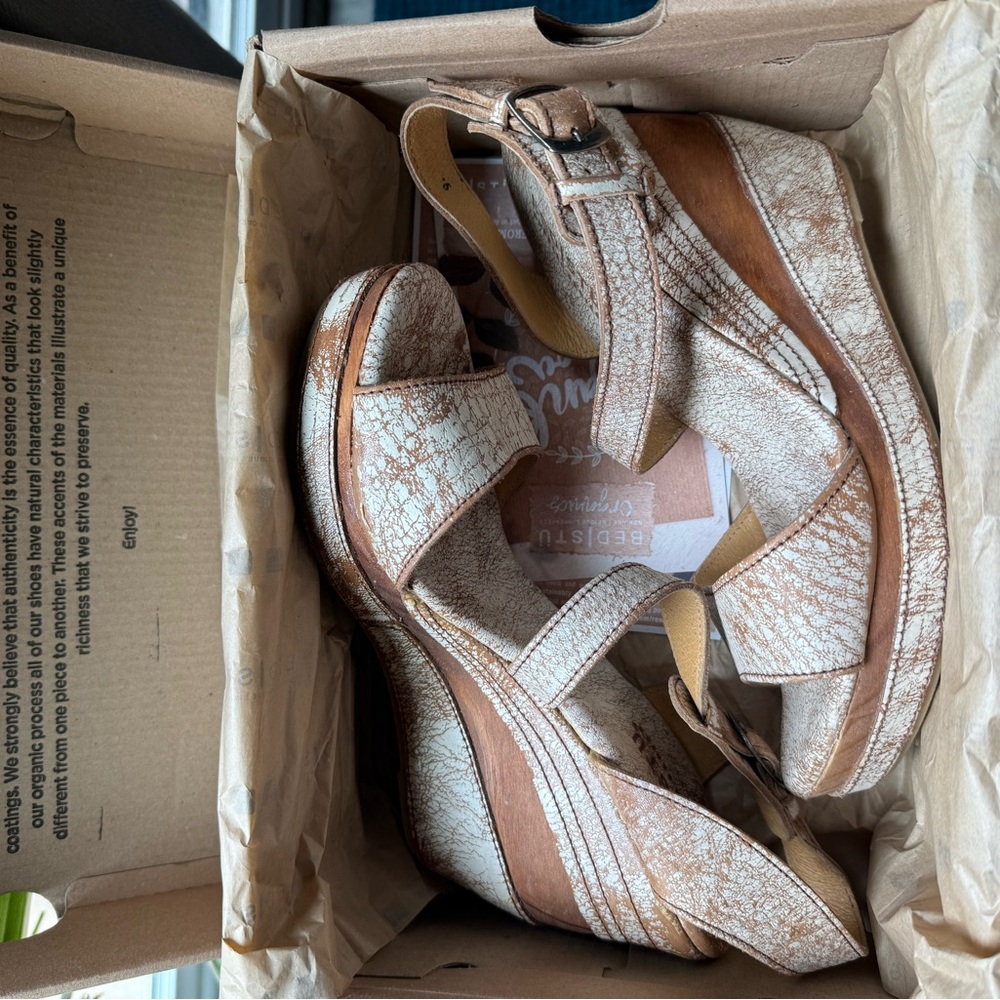 Bed Stü wedges in Brown and Cream